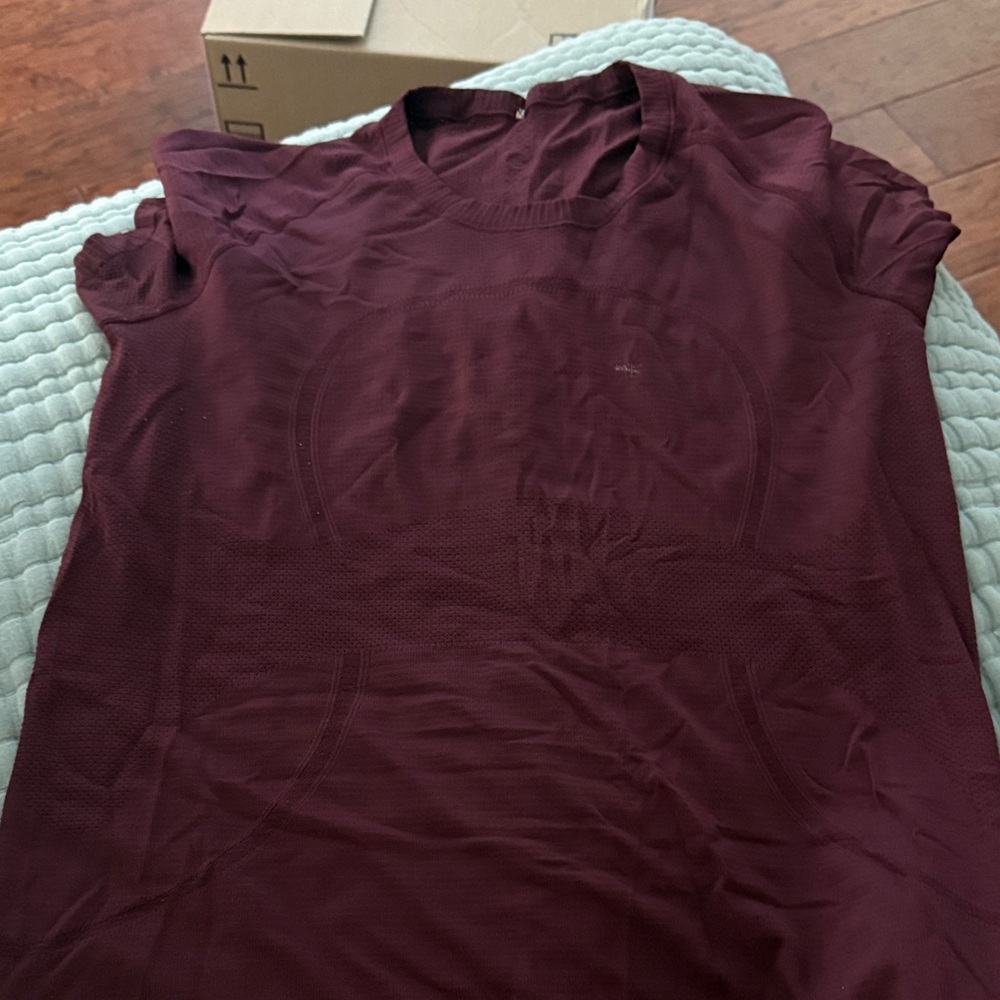 Lululemon Athletica Maroon Short Sleeve Tee